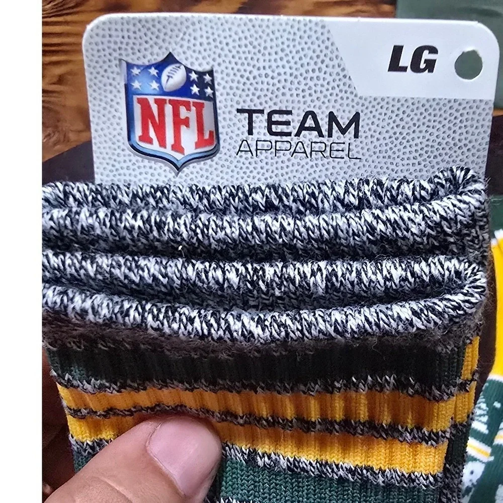 NFL Green Bay Packers Crew Socks 2 Pair Bundle Grey Marl Holiday Snowman LG